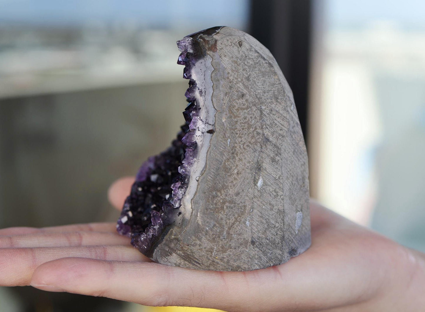 Premium Amethyst Cluster 565g – Natural Purple Geode for Display & Relaxation