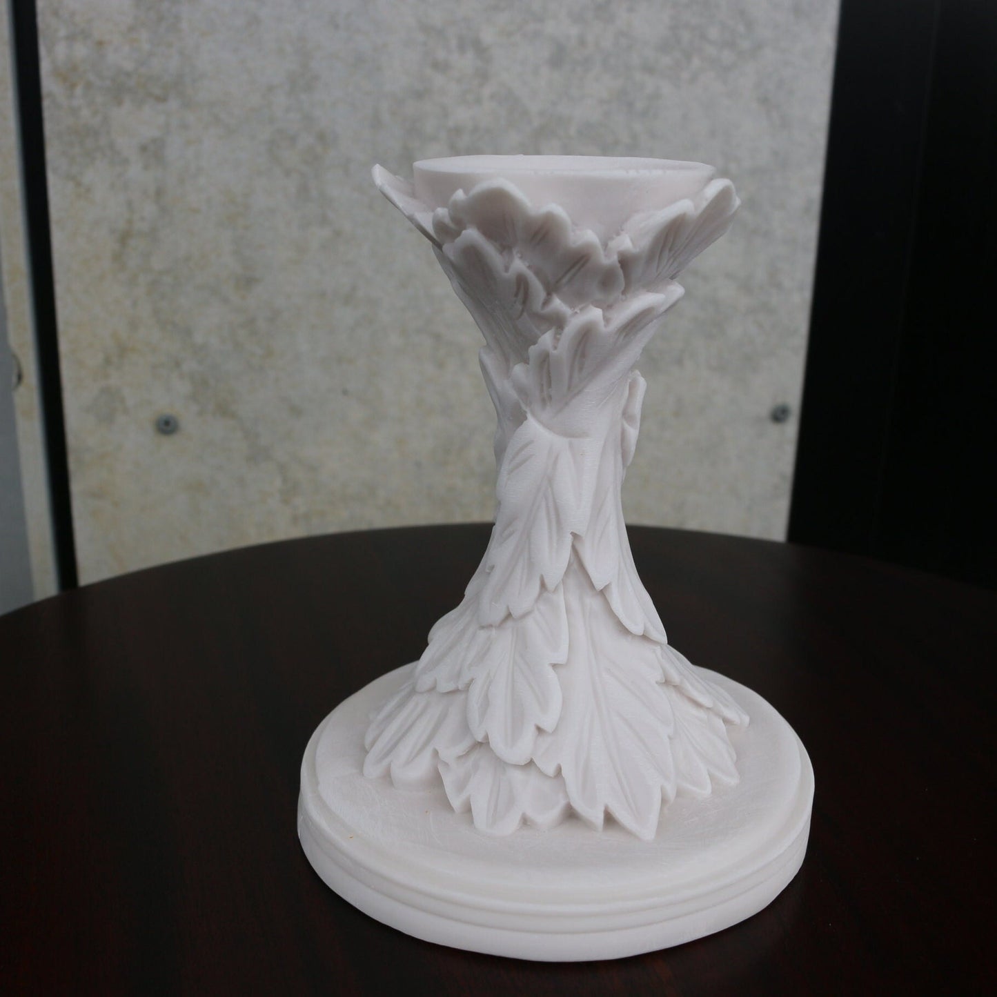 Gemstone Ball Stand – Elegant Crystal Sphere Holder for Display