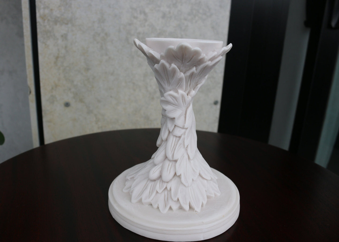 Gemstone Ball Stand – Elegant Crystal Sphere Holder for Display