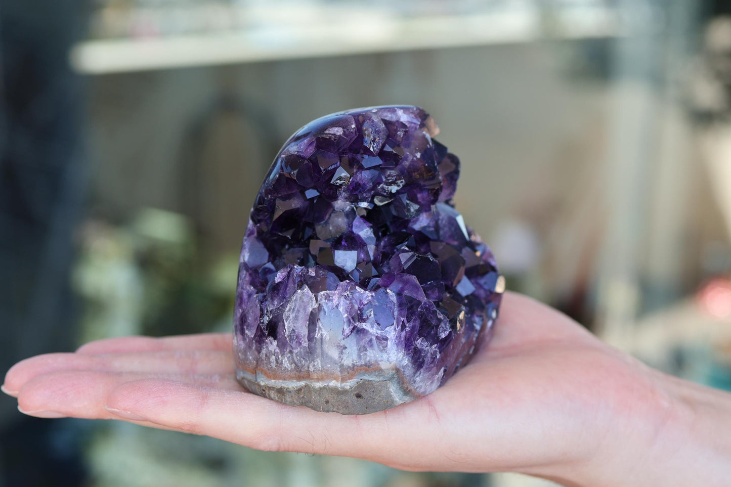 Natural Amethyst Geode Cluster 710g – Raw Purple Crystal for Home Decor & Display