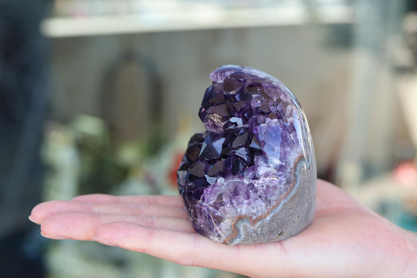 Natural Amethyst Geode Cluster 710g – Raw Purple Crystal for Home Decor & Display