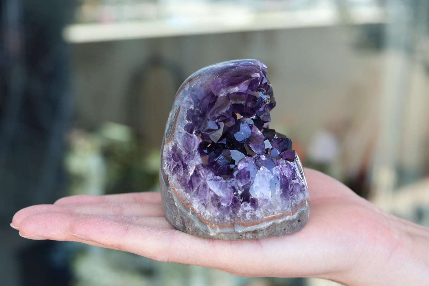Natural Amethyst Geode Cluster 710g – Raw Purple Crystal for Home Decor & Display