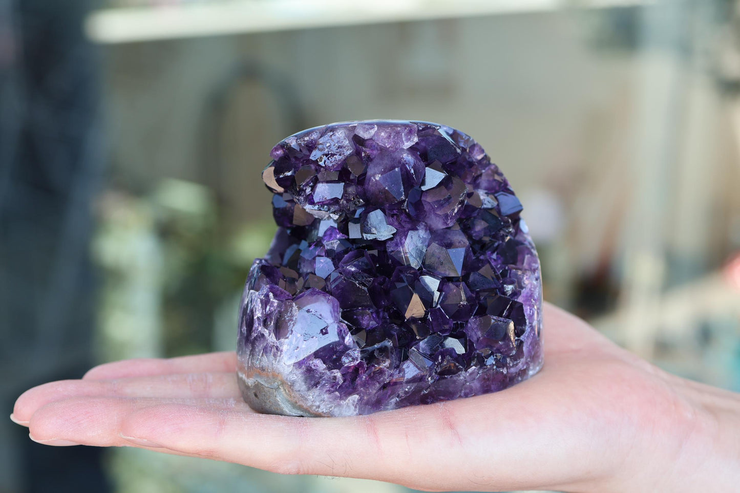 Natural Amethyst Geode Cluster 710g – Raw Purple Crystal for Home Decor & Display