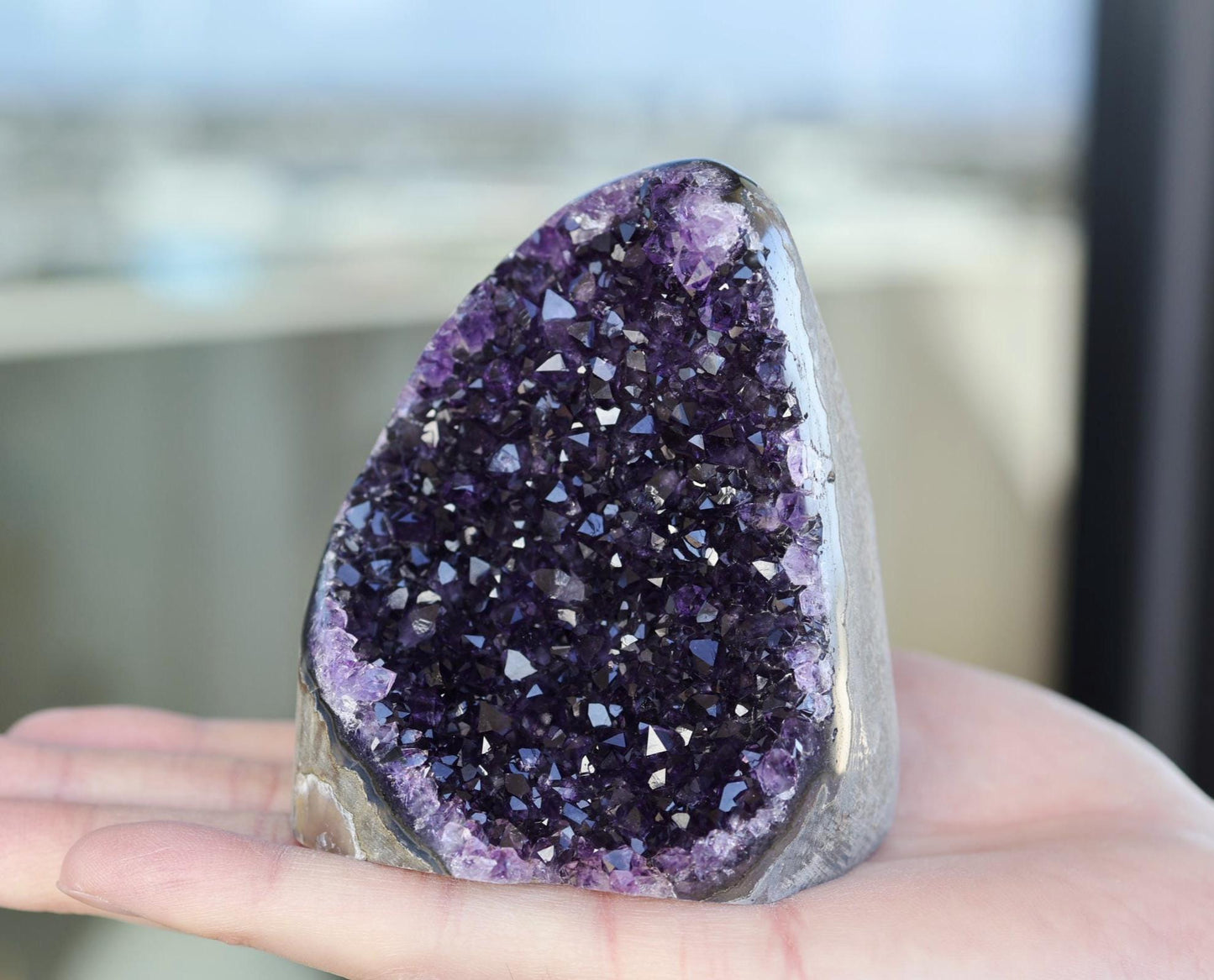 Premium Amethyst Cluster 565g – Natural Purple Geode for Display & Relaxation