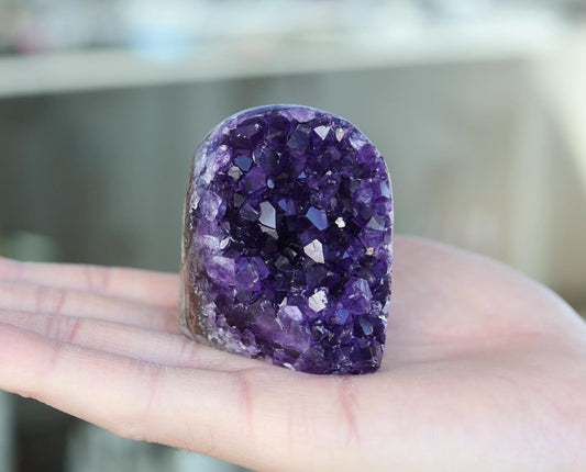 Natural Amethyst Geode 164g – Purple Crystal for Home Decor & Display