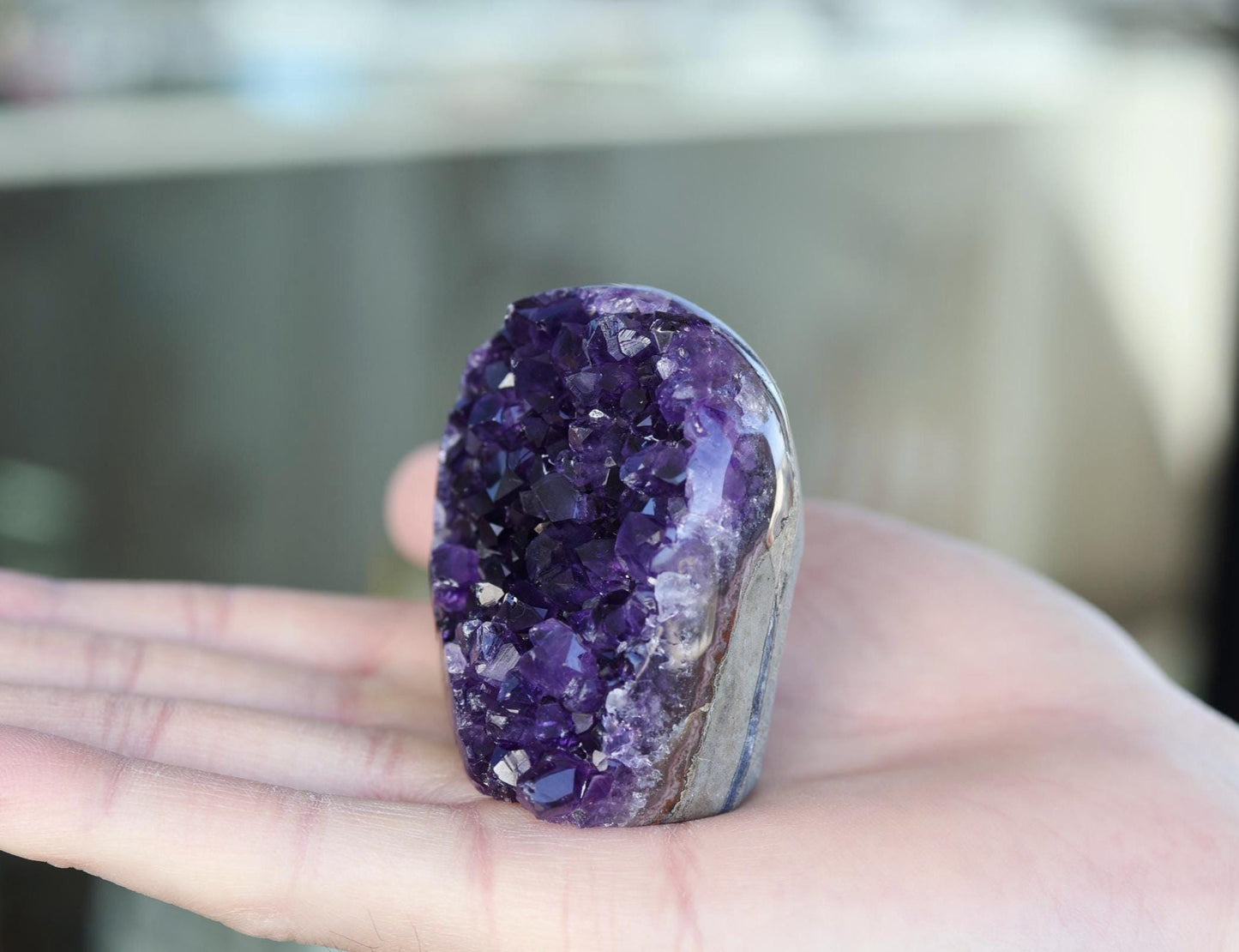 Natural Amethyst Geode 164g – Purple Crystal for Home Decor & Display