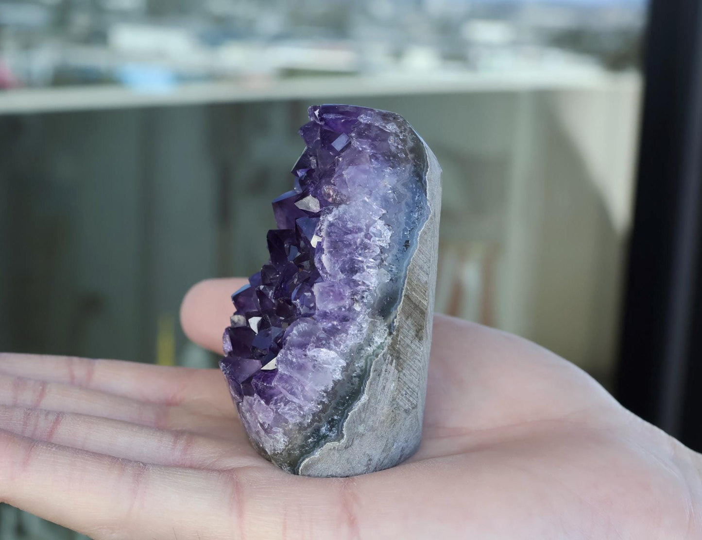Natural Amethyst Geode 178g – Purple Crystal for Home Decor & Display