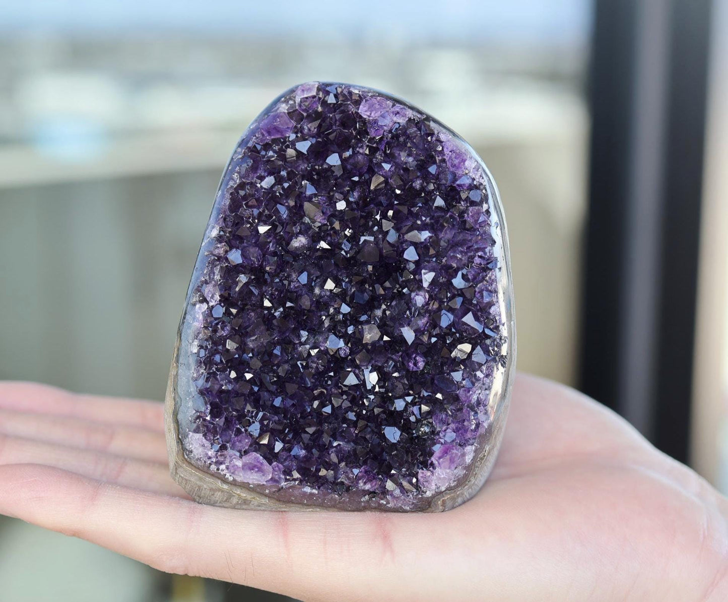 Premium Amethyst Geode 574g – Natural Purple Crystal for Meditation & Decor