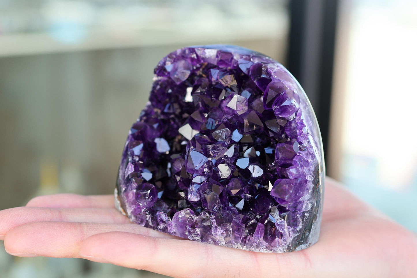Premium Amethyst Geode 699g – Natural Purple Crystal for Meditation & Decor