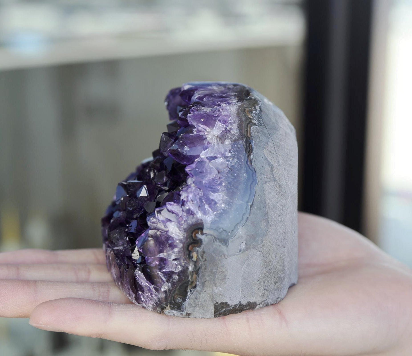 Premium Amethyst Geode 699g – Natural Purple Crystal for Meditation & Decor
