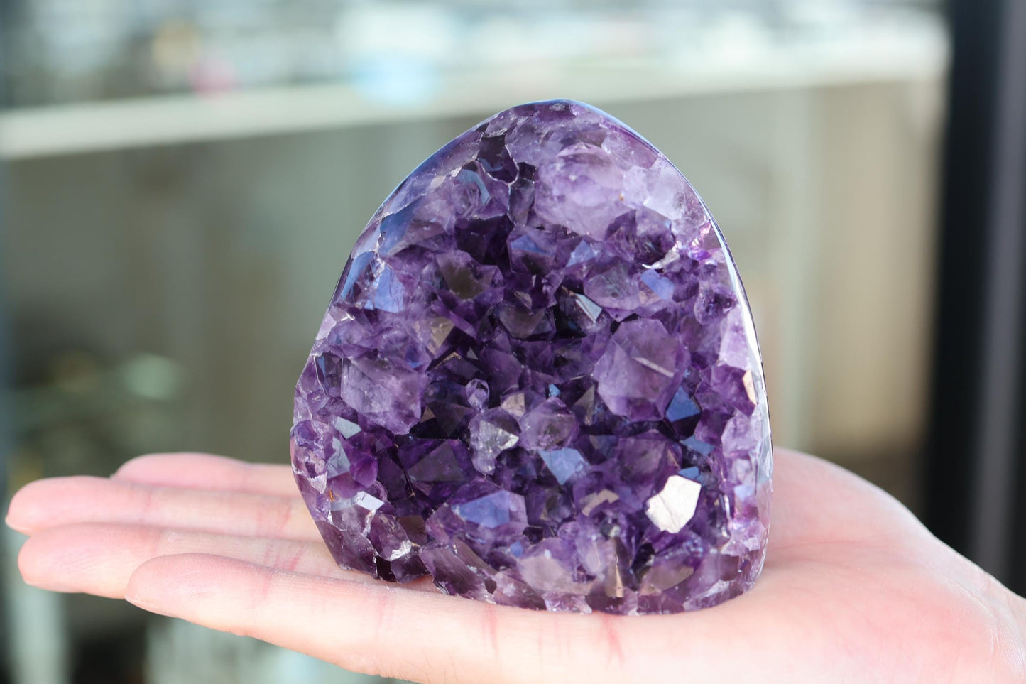 Premium Amethyst Geode 716g – Natural Purple Crystal for Meditation & Decor