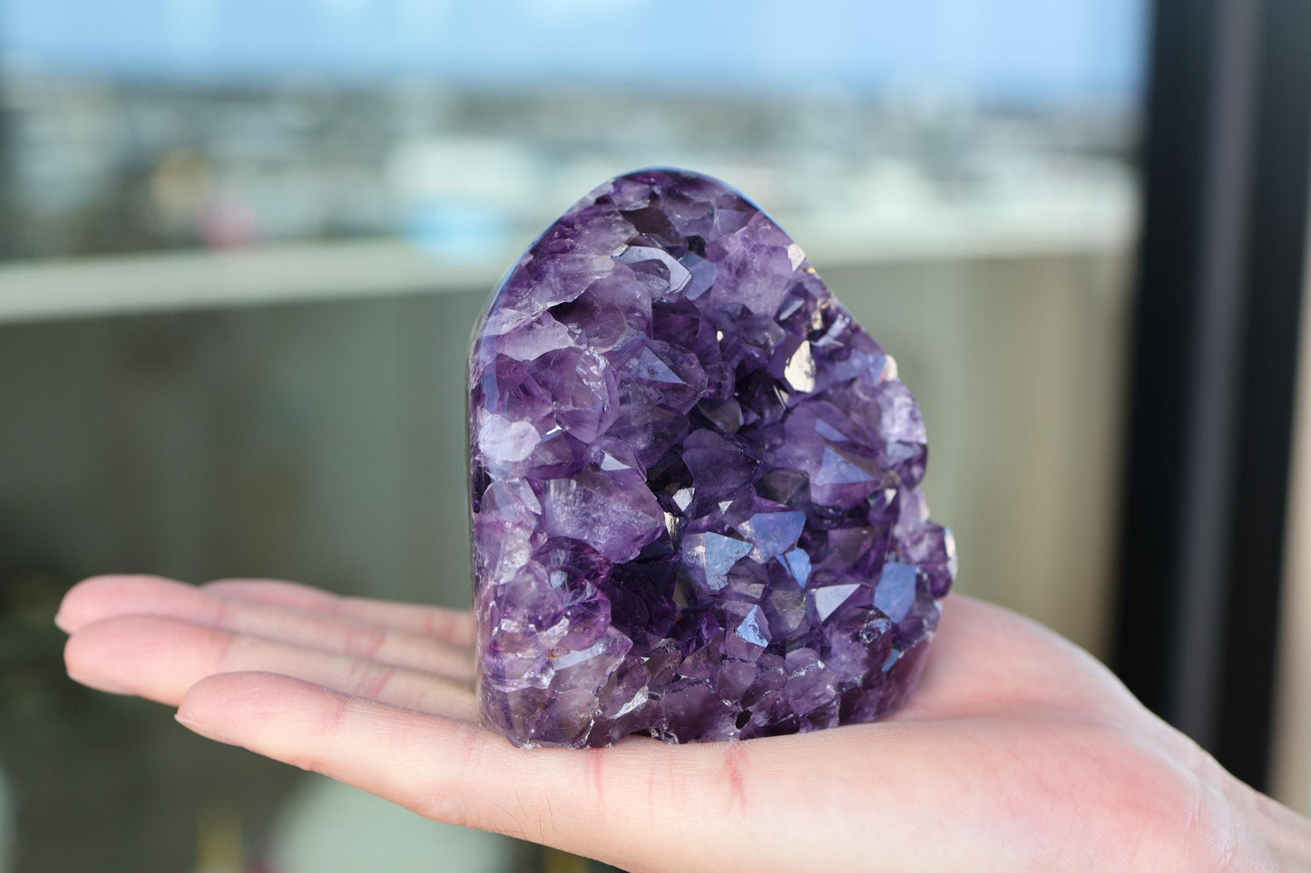 Premium Amethyst Geode 716g – Natural Purple Crystal for Meditation & Decor