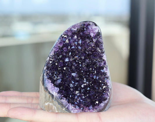 Premium Amethyst Cluster 565g – Natural Purple Geode for Display & Relaxation