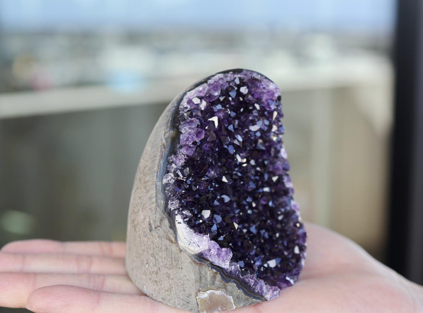 Premium Amethyst Cluster 565g – Natural Purple Geode for Display & Relaxation