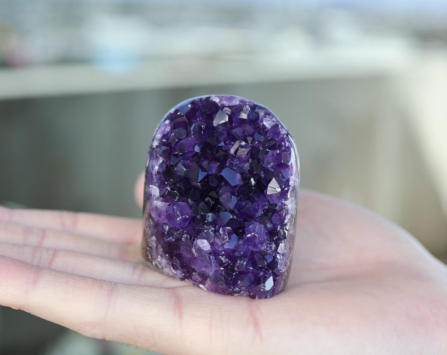 Natural Amethyst Geode 164g – Purple Crystal for Home Decor & Display