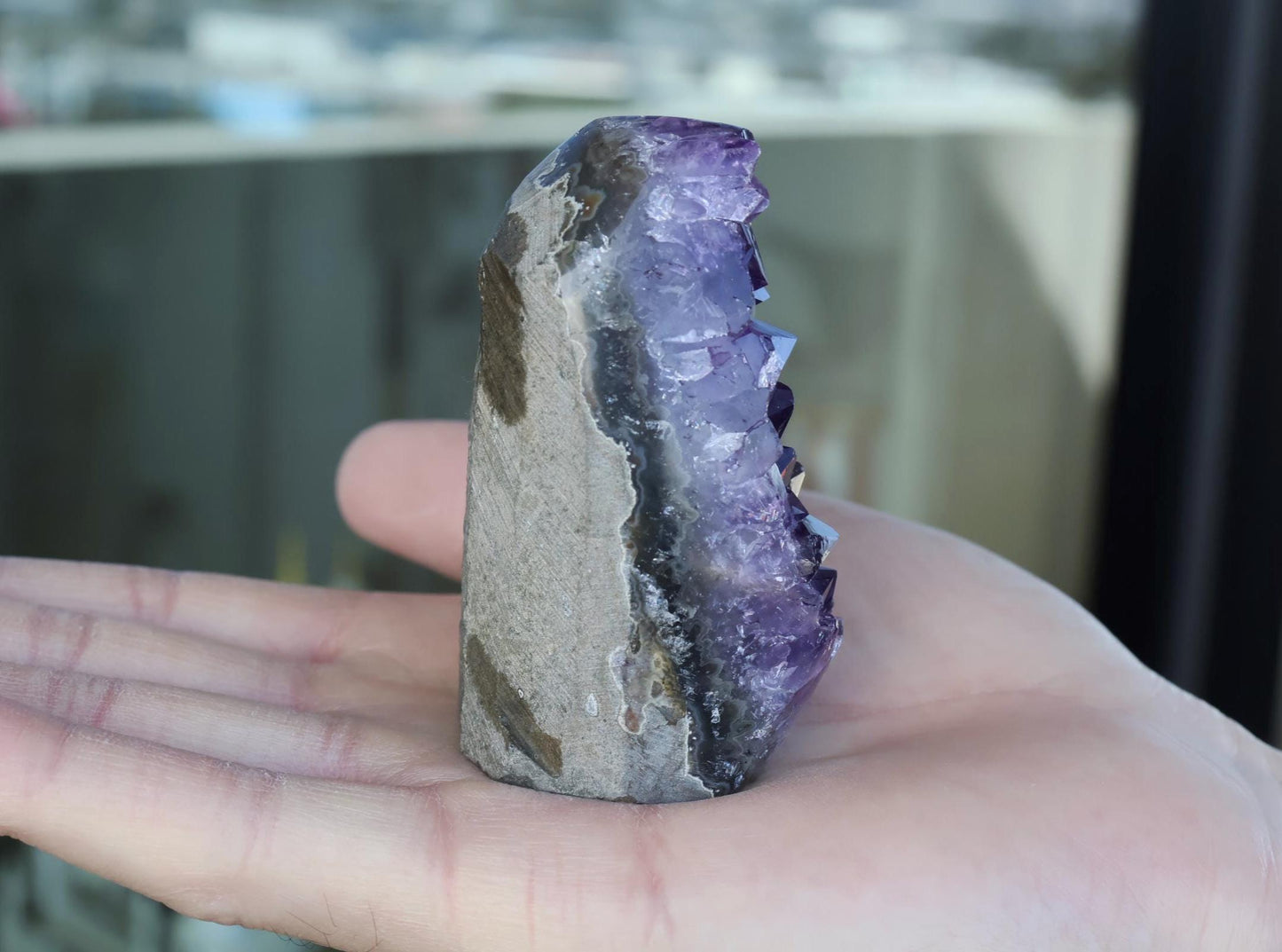 Natural Amethyst Geode 178g – Purple Crystal for Home Decor & Display