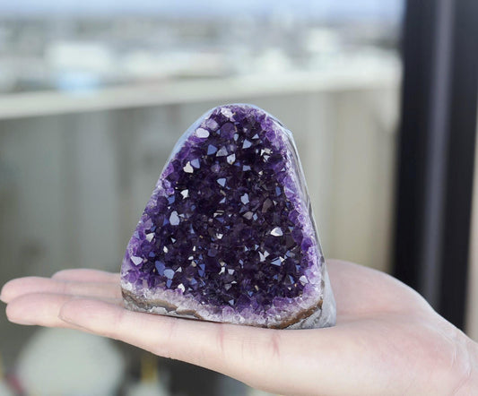 Natural Amethyst Geode 555g – Purple Crystal for Home Decor & Display
