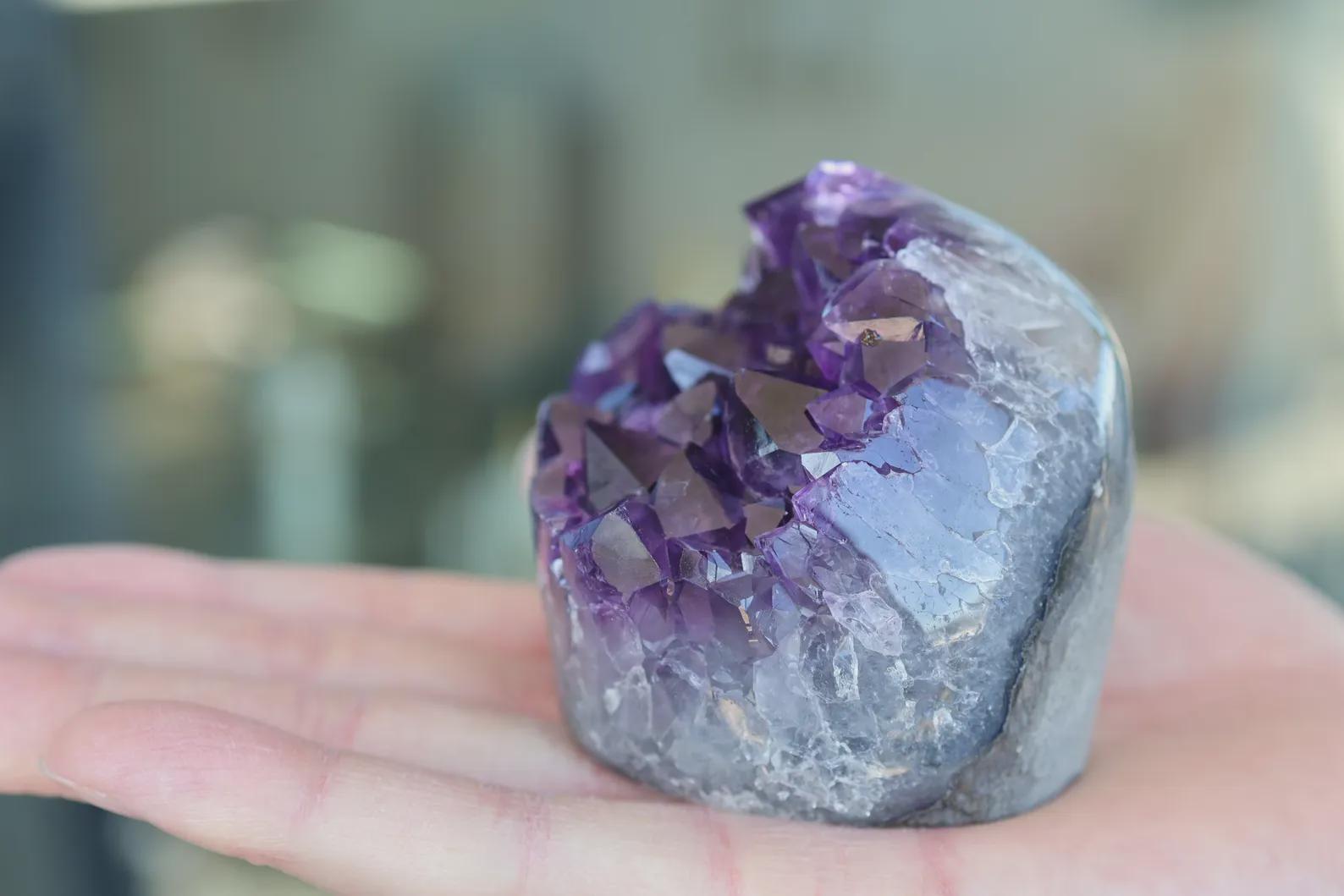 Natural Amethyst Geode Cluster – Purple Crystal Decor, Raw Quartz Gift, Home Display